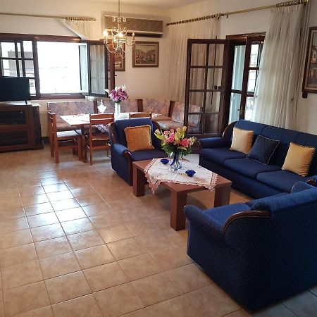 Rustic By The Sea Apartment Flogita Exterior photo